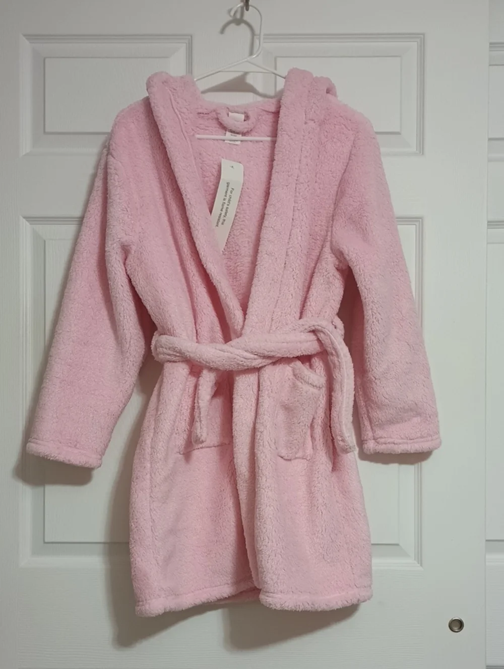 #.  NWT Gymboree Girl Bath Robe. Size: L(10-14)